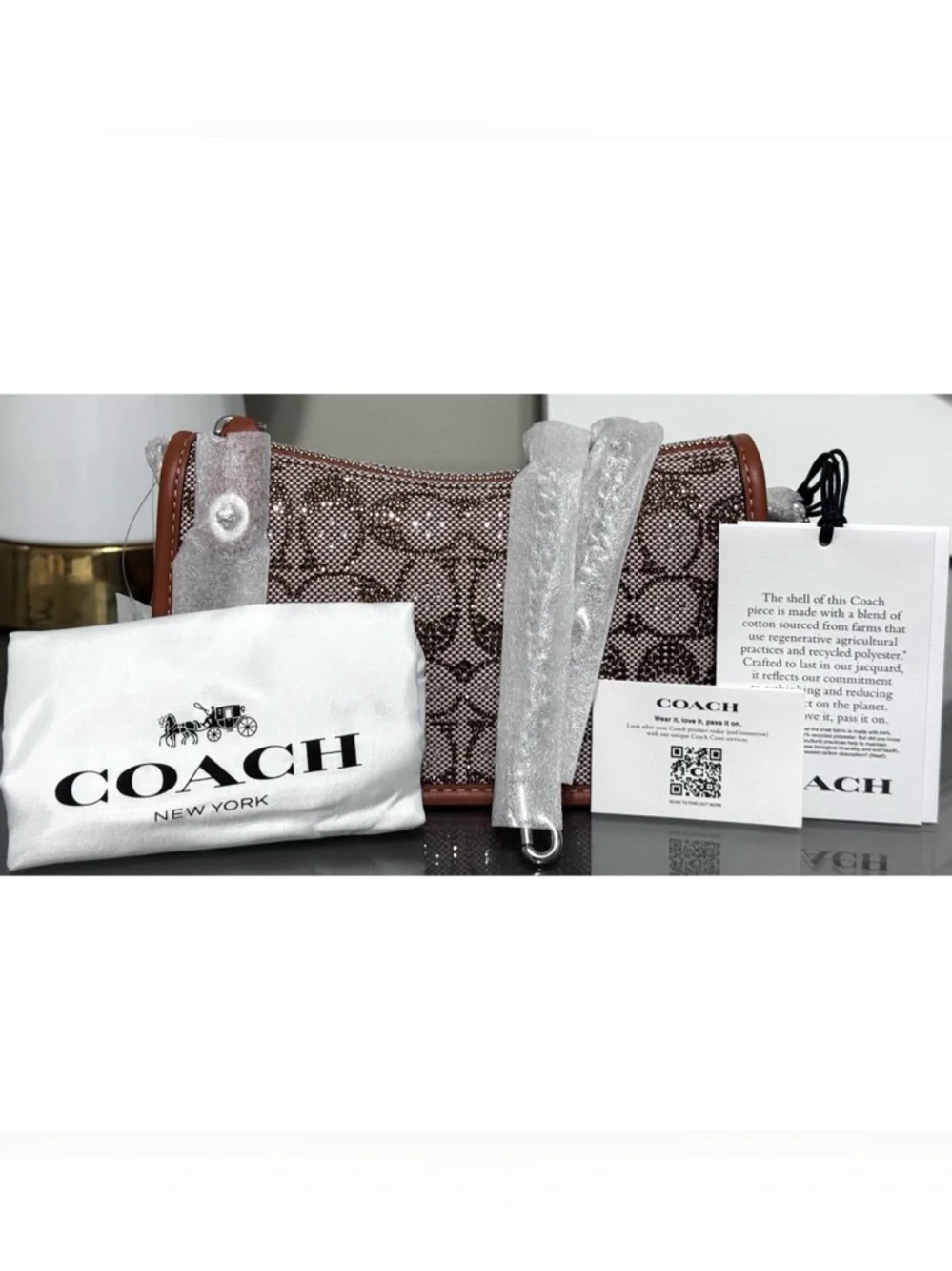 COACH Swinger Bag 20 With Chain In Crystal Signature Jacquard Shoulder Bag‎